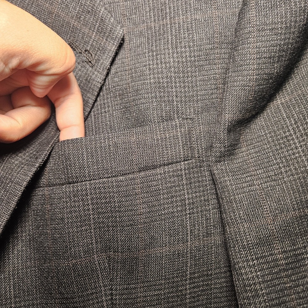 Kuppenheimer Men's 2 Button Blazer Sport Coat 44R Missing Button See Pics - Picture 2 of 16